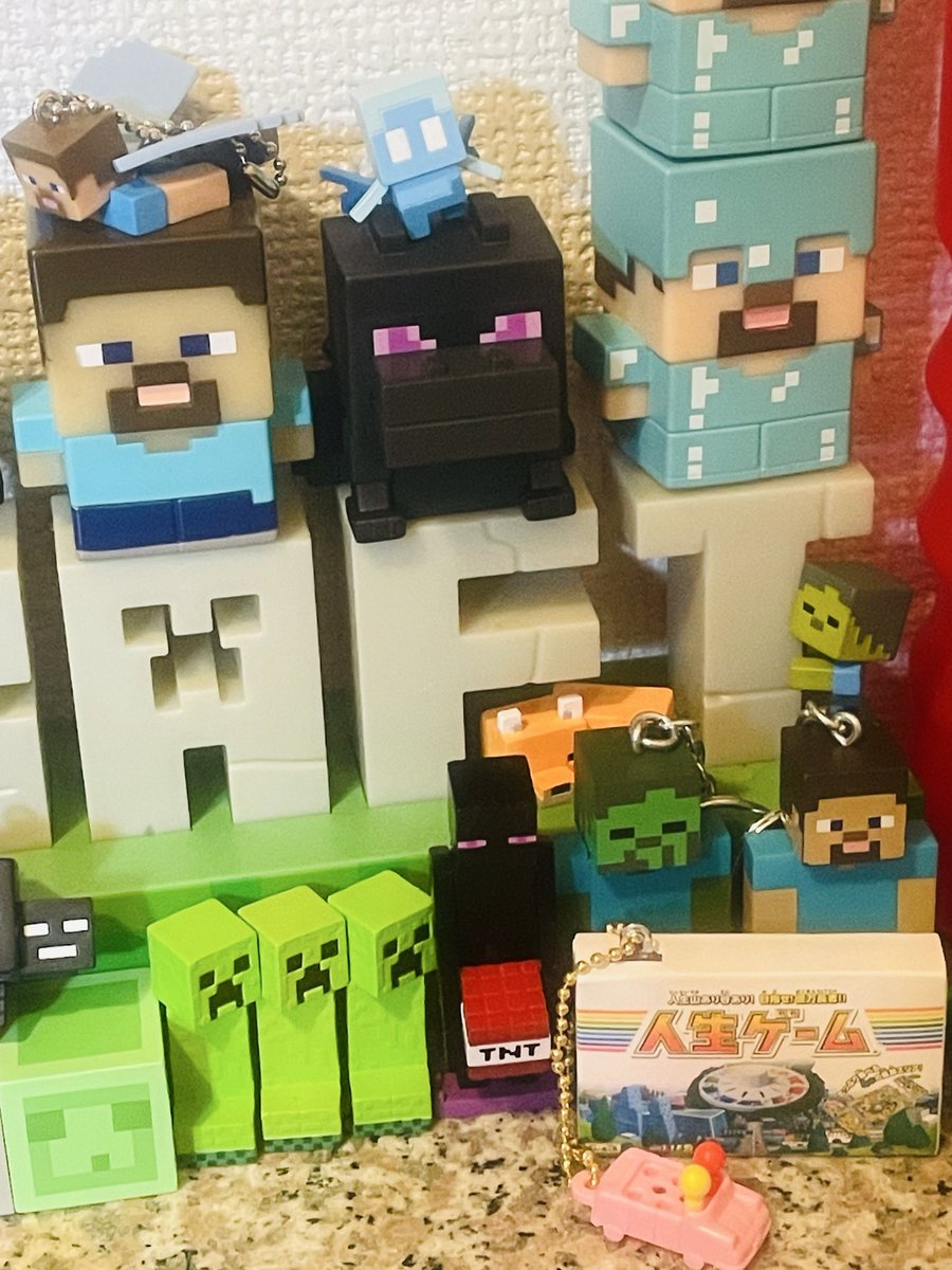 memesan333's tweet photo. 我が家の玄関なんだけどマイクラグッズ潤ってき��嬉しい〜🫶💖
スティーブ引きすぎて誰か違うのと交換してwww

一番のお気に入りはしがみついてる子ゾンビ🫶💖

 #マイクラ  #Minecraft  #マイクラグッズ https://t.co/yAWIpdnuhP