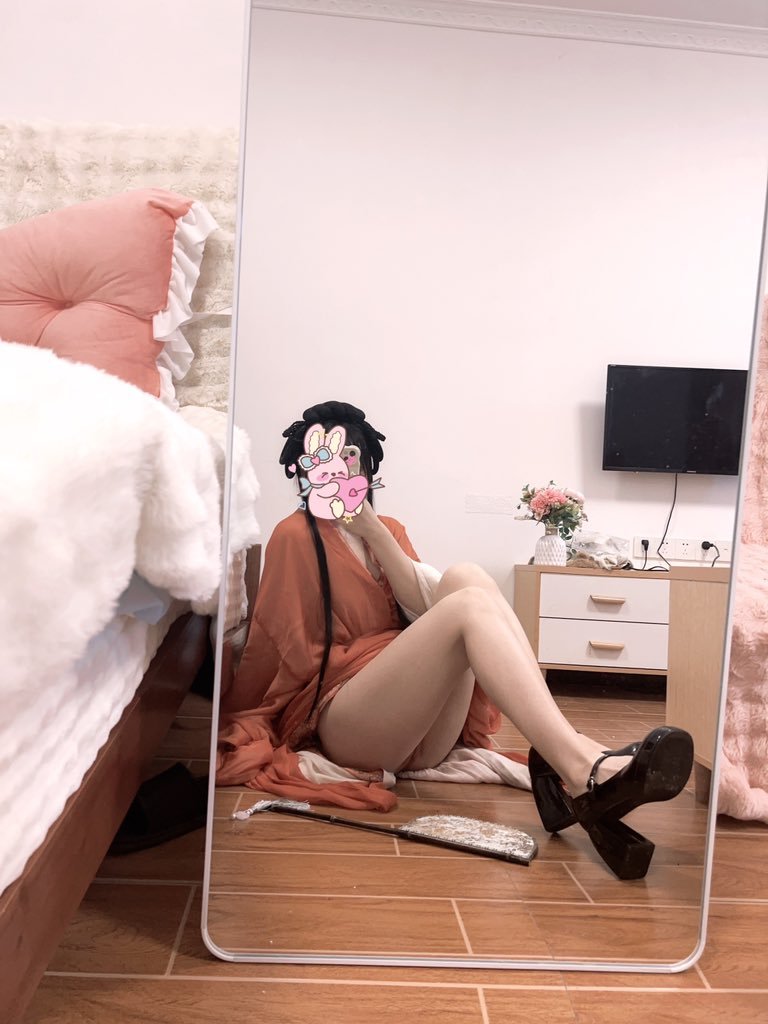 fuzeatar55's tweet photo. 《女-加急匹配》：汉服女孩

身高170 体重105 大长腿

暂时不参加多人局 只单约

喜欢瘦瘦高高的男生

联系方式 : https://t.co/RckcYNb9Nx
获取真实生活照: https://t.co/5XFUeXksja https://t.co/GFkrs1S2QZ