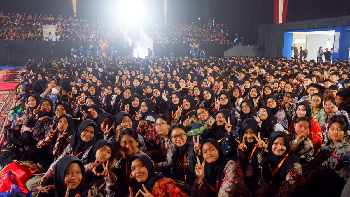 mpkmbsv_ipb's tweet photo. sobat dipta excited buat mpkmb 63 sv ipb gaaaak🤭⁉️😙 https://t.co/qCM8L8EdjI