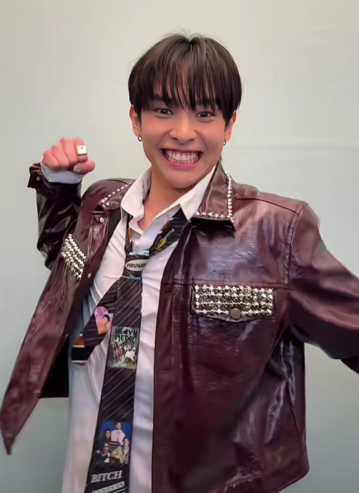 justincornics's tweet photo. same person btw 😭😭😭

stream dahon musicvideo
@justintdedios #justin
#justindahon #dahonmv https://t.co/W4EoOymXLv