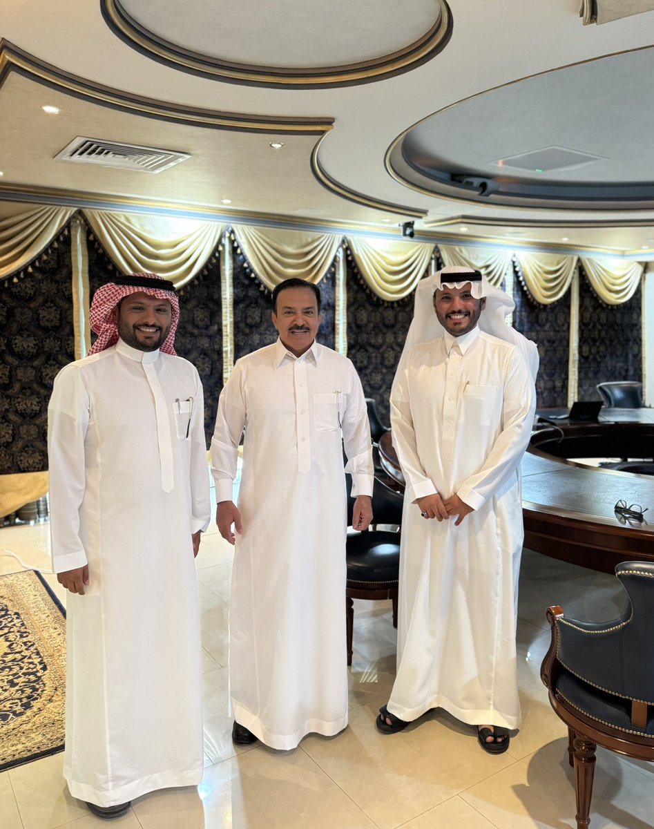 thamerAlharbi88's tweet photo. سُعدنا بالاجتماع مع أ. عجلان العجلان في مكتبه بالرياض وإتمام استحواذ سكف العقارية على بلكيين سكنية في حي القيروان من شركة عجلان واخوانه بمساحة تتجاوز 13.000م وبقيمة تتجاوز الـ 90 مليون ريال .. 

ابو سعد اخ كبير وملهم لنا في مجال التطوير العقاري في وطننا الغالي 🇸🇦 .. https://t.co/xDVI24bGkh