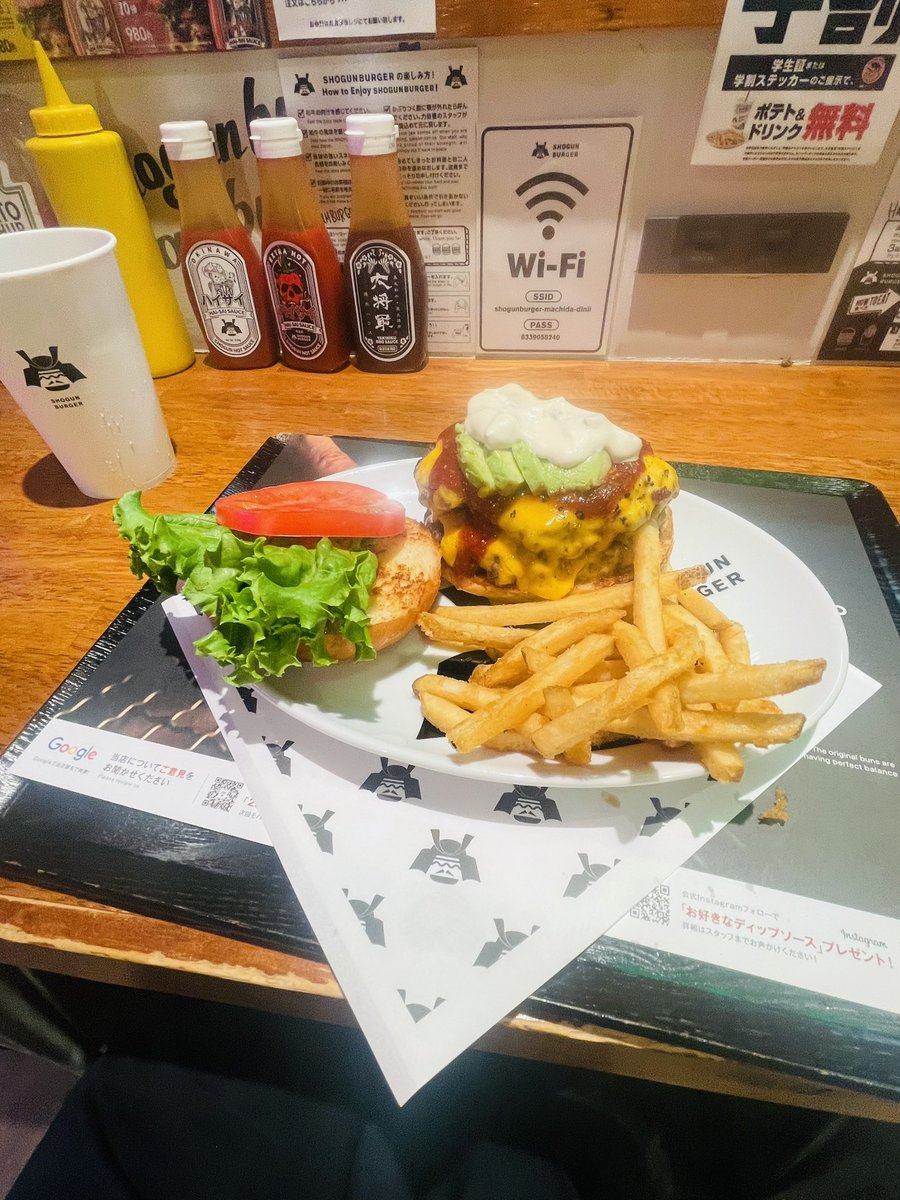 _indigo_d_'s tweet photo. 世界6位のハンバーガー奢られてきた https://t.co/61uHogbE4M