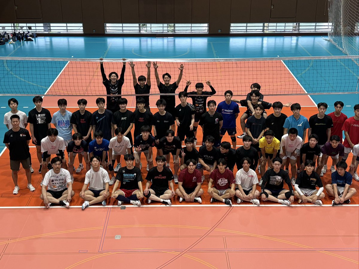 tokyo_cerisier's tweet photo. 🌸週末はトレーニングマッチ🌸

男子チームは、中央学院大学さん、安田学園さんと。
女子チームは、國學院大学さんと。

いつも、ありがとうございます。
いろいろなチームにお世話になっていること、当たり前ではありません。

こうした交流の機会のたびに、感謝の思いを選手は重ねていきます。

「強く、気高く」を目指して。
東京スリジエ
