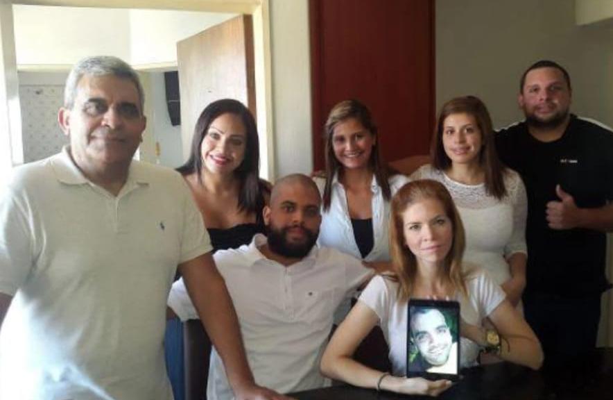 JuanPabloGve's tweet photo. La tragedia de la familia Baduel retrata la perversidad del régimen venezolano. No bastó con encarcelar y torturar al General Raúl Isaías Baduel hasta su muerte en custodia. La maquinaria represiva extendió su venganza a sus hijos, Raúl Emilio y Josnars. 

Lo ejecutado contra los Baduel es el intento deliberado de destruir a una familia entera como mecanismo de dominación. Incluso Andreína Baduel, hoy fuera de la cárcel, vive bajo persecución y amenazas constantes. No hay libertad real sin paz ni seguridad.

Cuando un régimen persigue apellidos y castiga vínculos de sangre, entramos en el terreno del terrorismo de Estado. Alzar la voz por los Baduel es exigir justicia y el fin de una persecución que nos afecta a todos. Ninguna sociedad puede normalizar esto. #JusticiaParaLosBaduel 

¡Libertad inmediata y para todos los presos políticos!
@IntlCrimCourt @ONU_es @CIDH @usembassyve @SecRubio @SenRickScott @VenteDDHH @TAMARA_SUJU