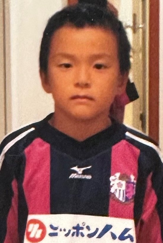 asahiprints's tweet photo. #ASAHI weverse post 🌟

“a soccer boy from osaka” https://t.co/D1ECX4egPM