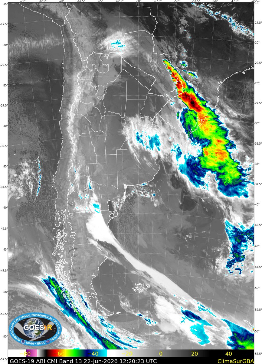 mario_bidegain's tweet photo. Imagen GOES19 de LUN22jun 09:20 hora local, muestra pasaje de frente frío sobre Santa Catarina (#Brasil) y Misiones (#Argentina). Abundante nubosidad sobre #Uruguay. Aire muy frío sobre #PBSAS, Córdoba, San Luis, La Pampa. Descenderán aún mas las temperaturas para próximos días. https://t.co/H3BglzMoXx