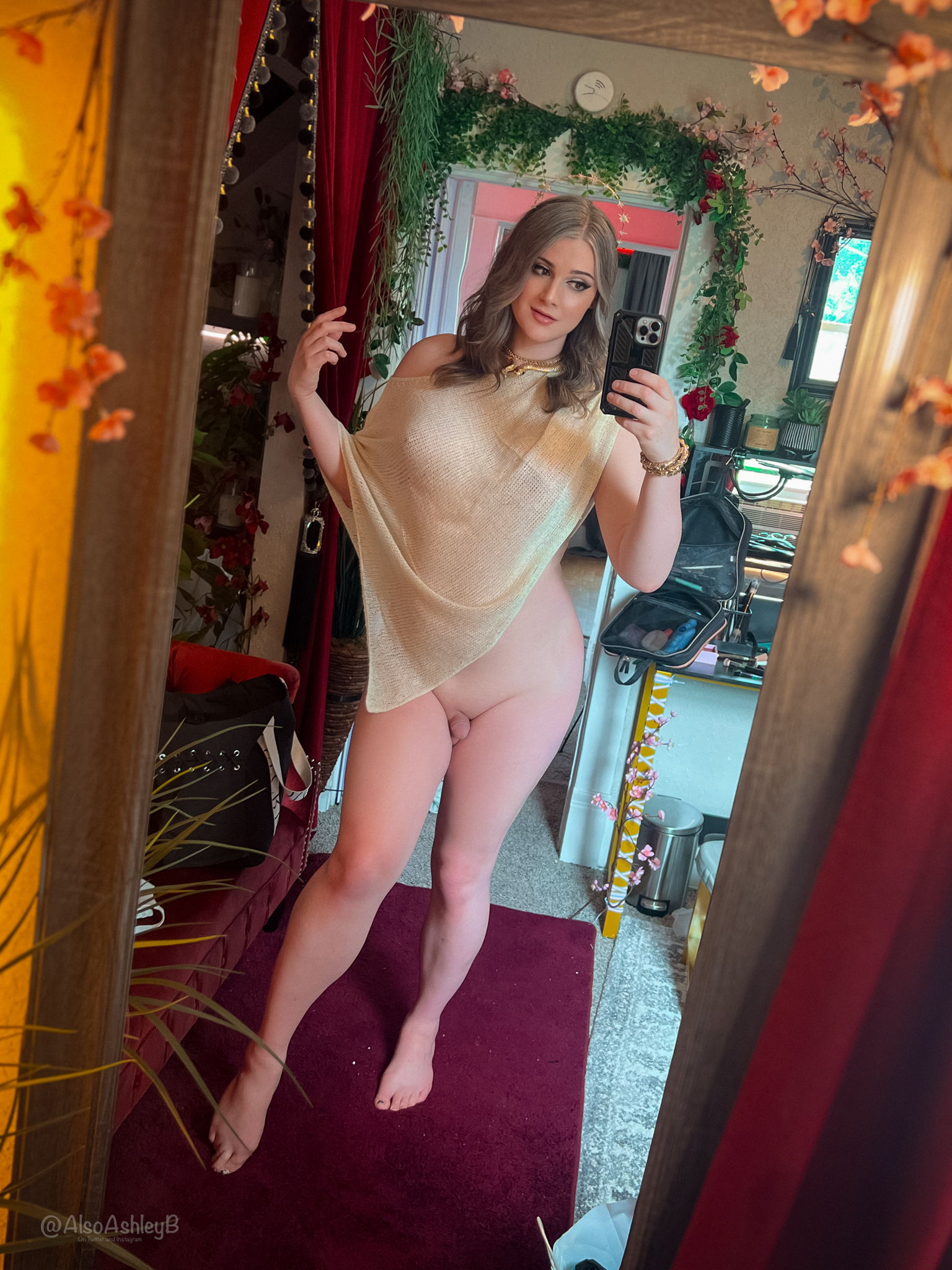How do you worship your goddess? https://t.co/TAtL2aNRrh