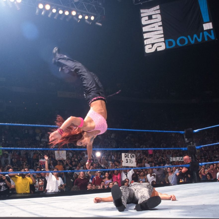 USANetwork's tweet photo. Trish Stratus and Lita faced each other in a match for the first time 26 years ago on SmackDown! #WWE #WWEThrowback https://t.co/0PQfwoN8iJ