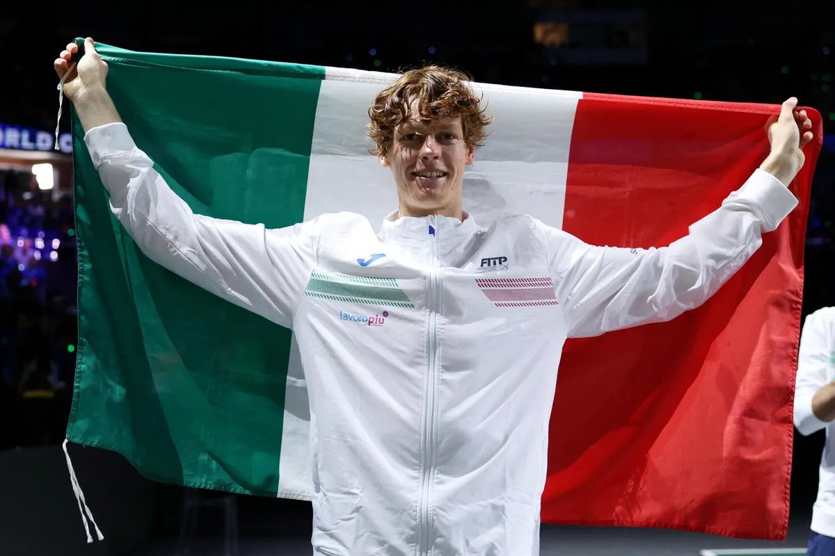 quindicizero's tweet photo. Jannik Sinner a @voguemagazine:

"Sono molto orgoglioso di essere italiano. Mi sono sempre sentito fortunato di essere nato in un Paese così bello. Sono cresciuto in montagna, ma amo anche i laghi, il mare, le isole e le splendide città che abbiamo. Lo sport è molto importante nella nostra cultura e mi piace sempre l’entusiasmo del popolo italiano ogni volta che gioco in casa"