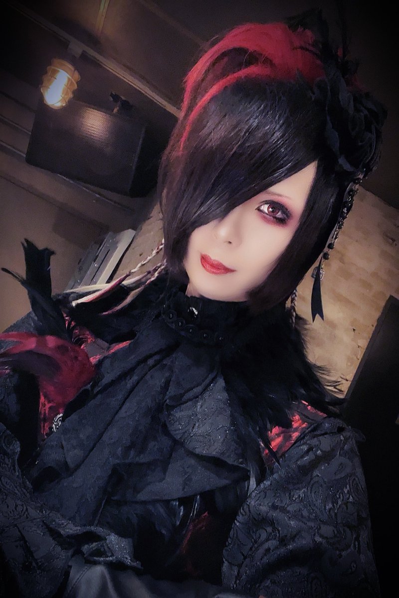 Rotten_A_RyO's tweet photo. 新宿club SCIENCE Thx☠️🍎

新曲 “Reincarnation”

ZERO様のロングギターソロと
シュンくんの壮大ボーカルソロが見せ場の
𝓢𝔂𝓶𝓹𝓱𝓸𝓷𝓲𝓬 𝓡𝓸𝓬𝓴 ナンバー

初めて観てくれた方も多そうで
またどこかで逢いましょう https://t.co/R3msgzUF36