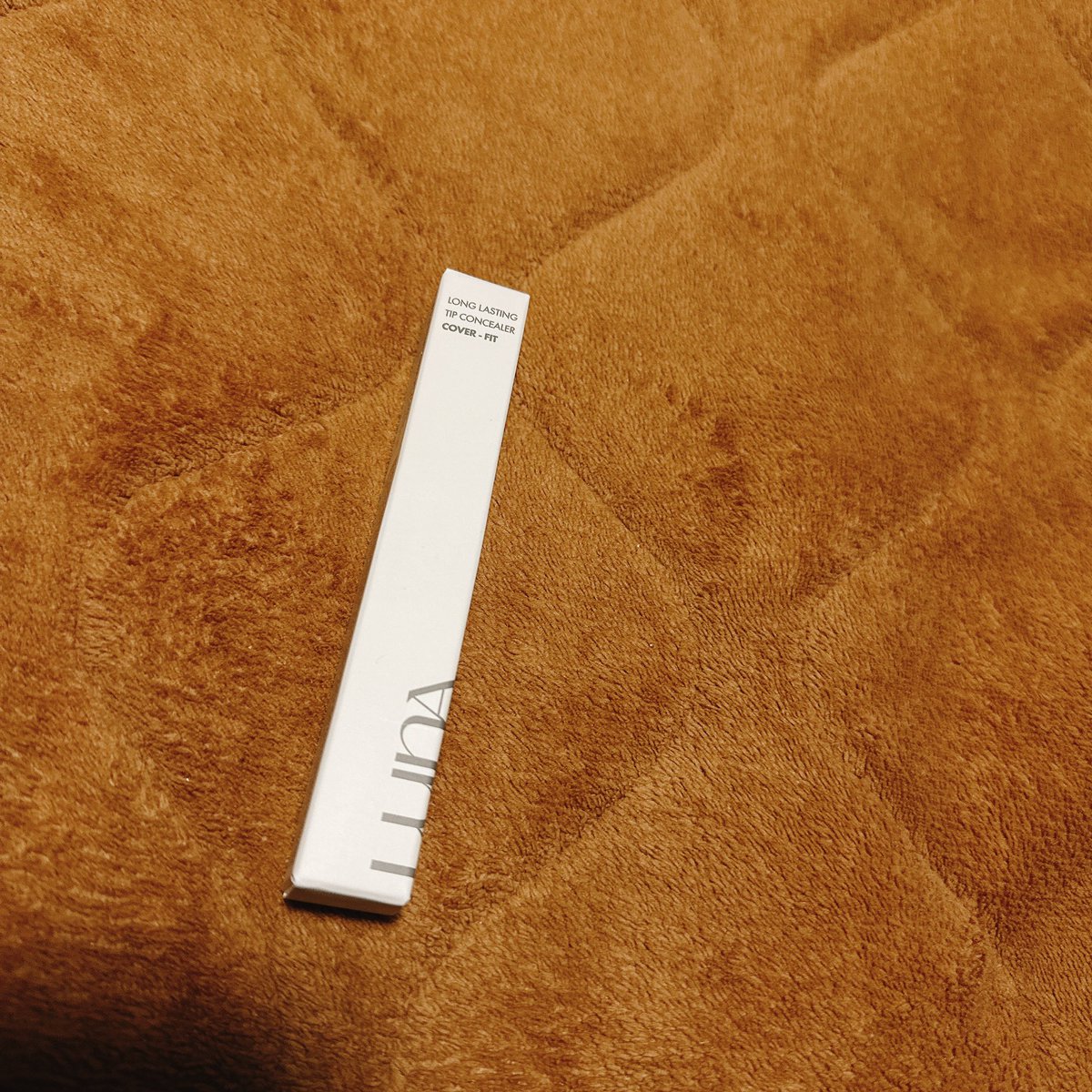 cosme_ROOM46's tweet photo. ［PR：LUNA］

こんばんは、あいです꒰( ˙ᵕ˙ )꒱
今回はロングラスティングチップコンシーラーホワイトを使ってみました！

洗練された透明感と立体感を仕込む透けカラー気になる目元やほうれい線、たるみを補正して透明感をプラスしてくれる！ https://t.co/gz5fEM9jxp