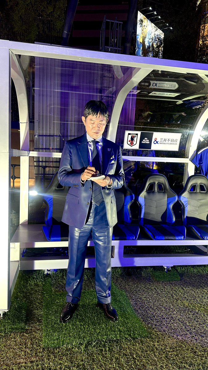 takadar's tweet photo. 似てるなぁ

ツーショットも撮っておいた

#宮下パーク https://t.co/payWLlKZ0B