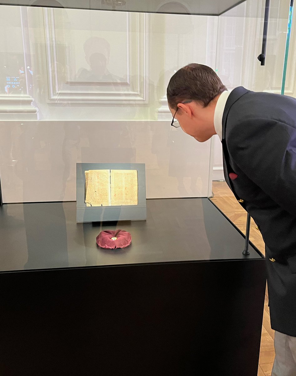 LiturgicaPL's tweet photo. 📜 The medieval manuscript of "Gaude, mater Polonia" is back in Poland and on display in Warsaw!
A special moment for our project: the fragment, featuring one of the oldest extant texts of the hymn, was identified in Berlin in 2023 by our PI, Dr. Paweł Figurski. 👇 https://t.co/j6prw1SKiA