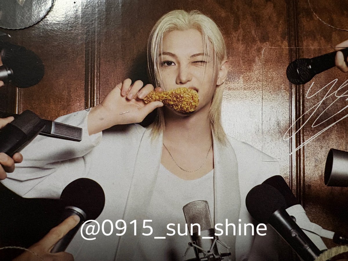 0915_sun_shine's tweet photo. 동네 소문 듣자마자 바로 주문
오늘 박스 끌어안고 잘겁니다🍗
필릭스가 모델인 신메뉴 필크런치는
6월 26일 출시!!

#필릭스 
#FELIXxBBQ 
#필릭스_BBQ_황올한_만남
#필릭스_필크런치 https://t.co/4oxEmV1oLJ
