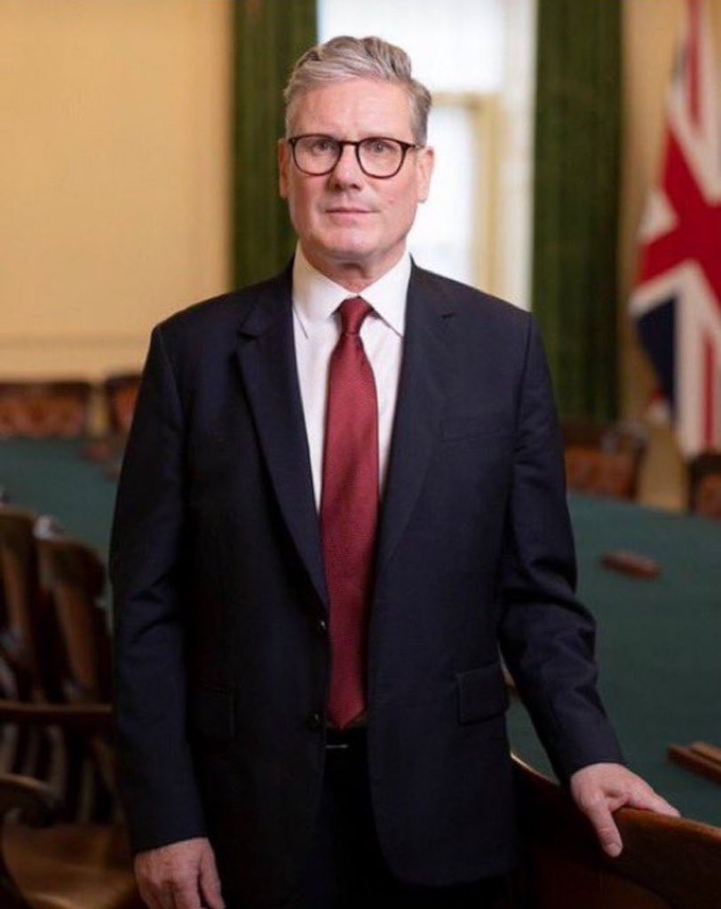 fluttersgyu's tweet photo. 🚨 BREAKING: #TXT's BEOMGYU is set to replace Keir Starmer as Prime Minister of the UK. He is set to take office on Monday. https://t.co/uuBl86njZc