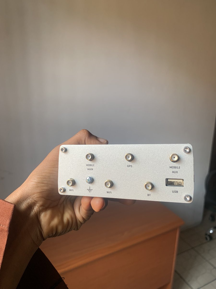 Enextwireless's tweet photo. #Teltonika #RUTX11

The ultimate industrial router built for unstoppable high-speed connectivity. 

Featuring dual-SIM auto-failover and rugged enterprise security, it guarantees your critical operations stay online, profitable, and secure no matter what.

Send a dm to get yours https://t.co/X2nVgE0s7f