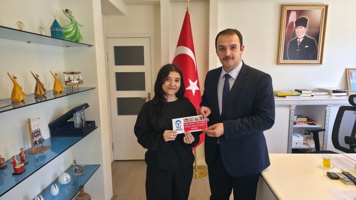 DoganhisarM's tweet photo. 📌  ŞAİRLERİMİZİ TANIYORUZ PROJESİ 

📍 İlçe Milli Eğitim Müdürlüğümüzün yürüttüğü ‘’Şairlerimizi Tanıyoruz Projesi’’ Ödül Töreni gerçekleştirildi.

✅️ Sınavda dereceye giren öğrencilerimizin ödülleri Kaymakamımız Sayın İbrahim Zahid AHAT tarafından takdim edildi. https://t.co/dicke0b8xP