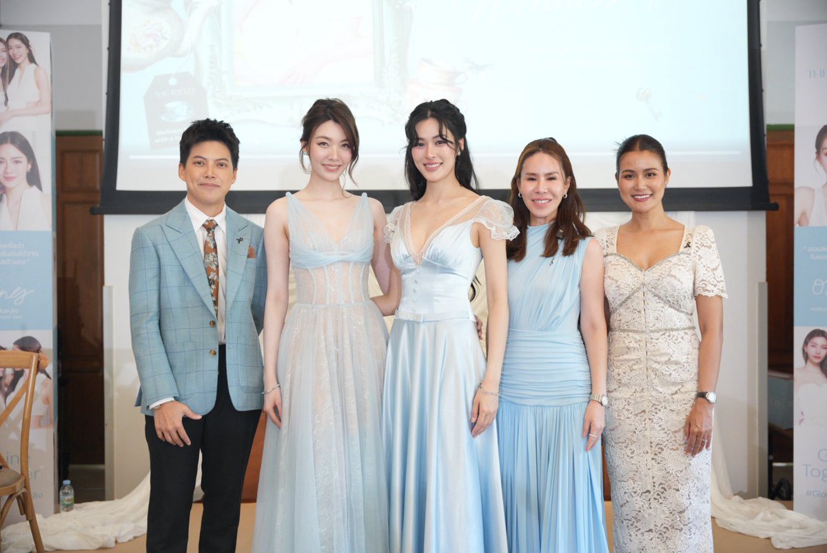 Thetouchgroup's tweet photo. บรรยากาศแห่งความอบอุ่น 
สุขภาพ และรอยยิ้มในงาน
 The Touch Of Wellness Tea
ขอบคุณทุกคนที่มาร่วมสร้าง
โมเมนต์พิเศษไปด้วยกัน 💙🫖
#LingOrmTheTouchWellnessTea #thetouchclinic #หลิงออม‌ #lingorm https://t.co/bzU5RT9jnI