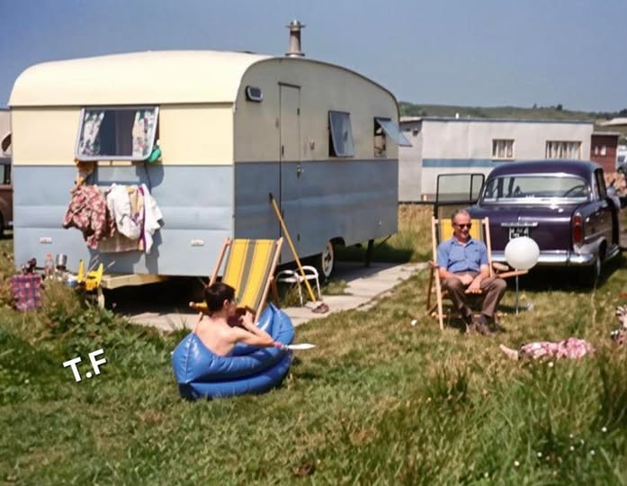 FlyFifer10's tweet photo. Can't imagine many of today's kids being satisfied with a week or two like this as their annual holiday: https://t.co/gVF6wl6hFq