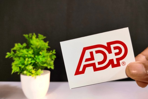 BaronDividendo's tweet photo. 📚 La siguiente tesis de inversión, la 4°, antes del parón veraniego ⛱️ es para un Dividend King 🇺🇸.

Una empresa muy ligada al empleo y PIB americano.

🥁 Se trata de #AutomaticDataProcessing $ADP https://t.co/8RsW8hnDh9