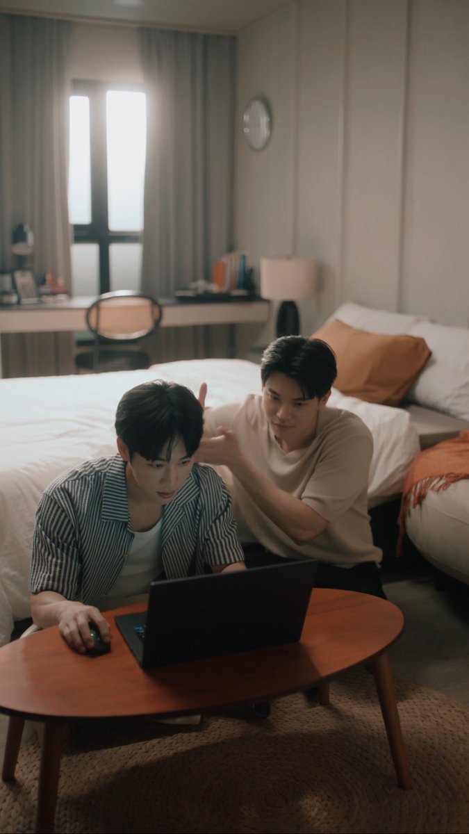 TheoryofYinWar's tweet photo. มีแฟนแล้ว รักแฟนมาก

SUPALAI MY STAYCATION BOY EP38
#คุณวันหยุดของผมSupalaiEP38
#ARGENTISxSUPALAI https://t.co/tIMvH4L6n7