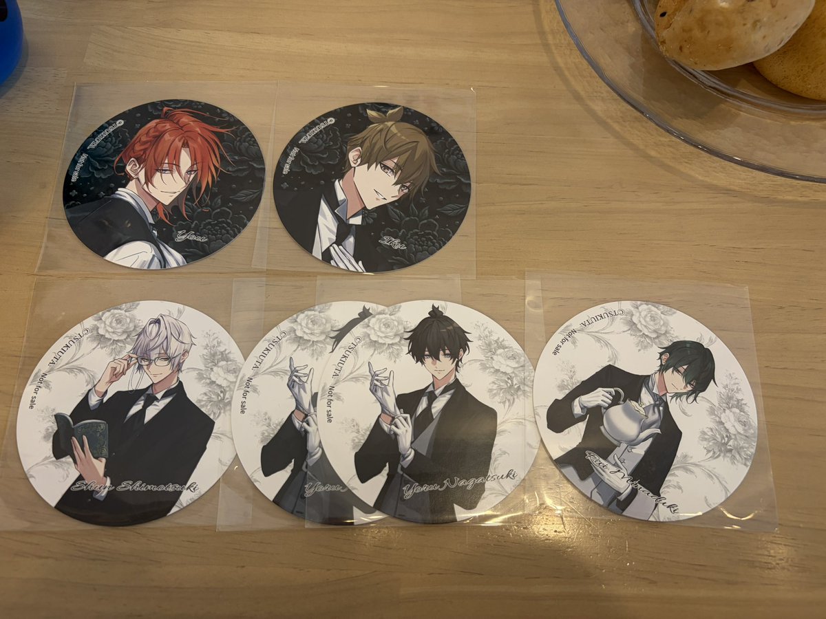 aya_ritsu0922's tweet photo. 【交換】ツキウタ。 Procellarum プロセラ オシアド イラストカード ポストカード コースター アクコ 特典

【譲】
アクコ：陽 夜 涙
特典：隼 陽 夜 涙 郁

【求】
同異種：海＞アクコ：隼＞定価(➕送料)

6/25 15時の回に参加予定
異種交換可
よろしくお願い致します🙏 https://t.co/Fq3lvftKfa