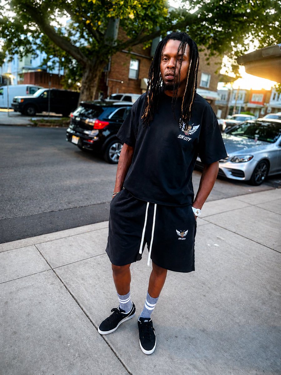 ROSCOPCOLDCHA1N's tweet photo. I’m selling clothes dammit…..☮️😂 SIN CITY CLOTHING… Head 2 https://t.co/46IAWx3Yf4 for that heat 🔥🔥🔥🔥 #playwithsomethingsafe ALBUM OUT NOW!! #hustler https://t.co/r7WodYbwXj