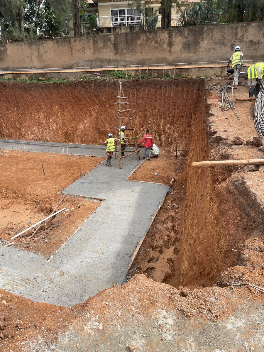 YhdrBuilders's tweet photo. Progress 🚧 
Setting the stage for structural excellence. This level surface protects our future foundation. 

Excavation complete and blinding layer poured. Precision is the foundation of every mega project。 https://t.co/RYoDrZnnH5