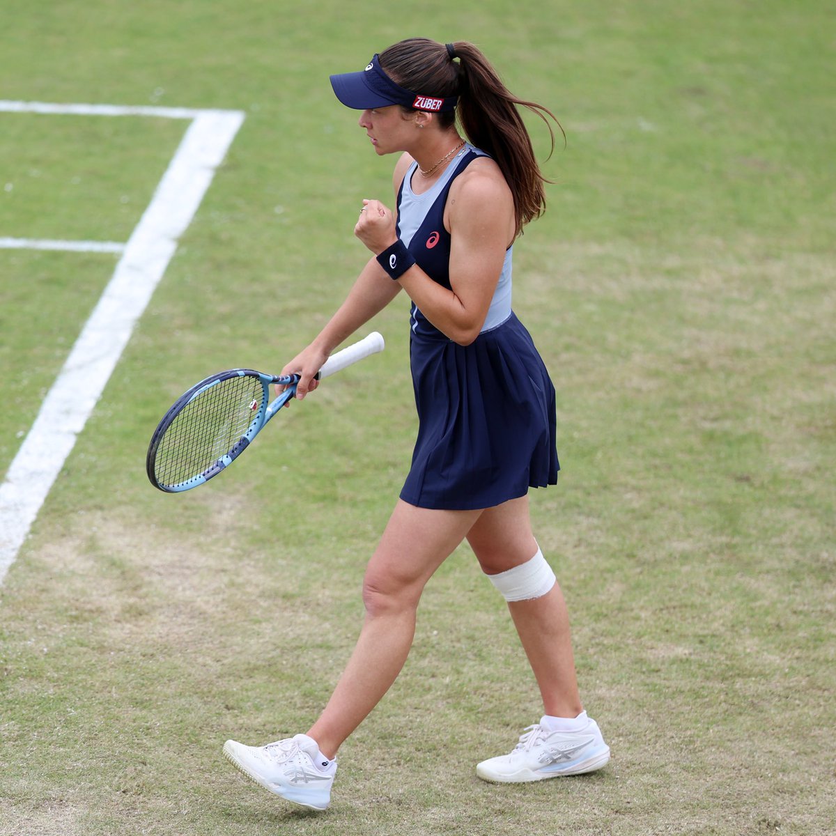 040tenis's tweet photo. Zeynep Sönmez, yeni sıralamada dünya 54 numarasına yükseldi.

Hem kariyer rekoru, hem de Türkiye rekoru! https://t.co/gyYAhK6ioJ