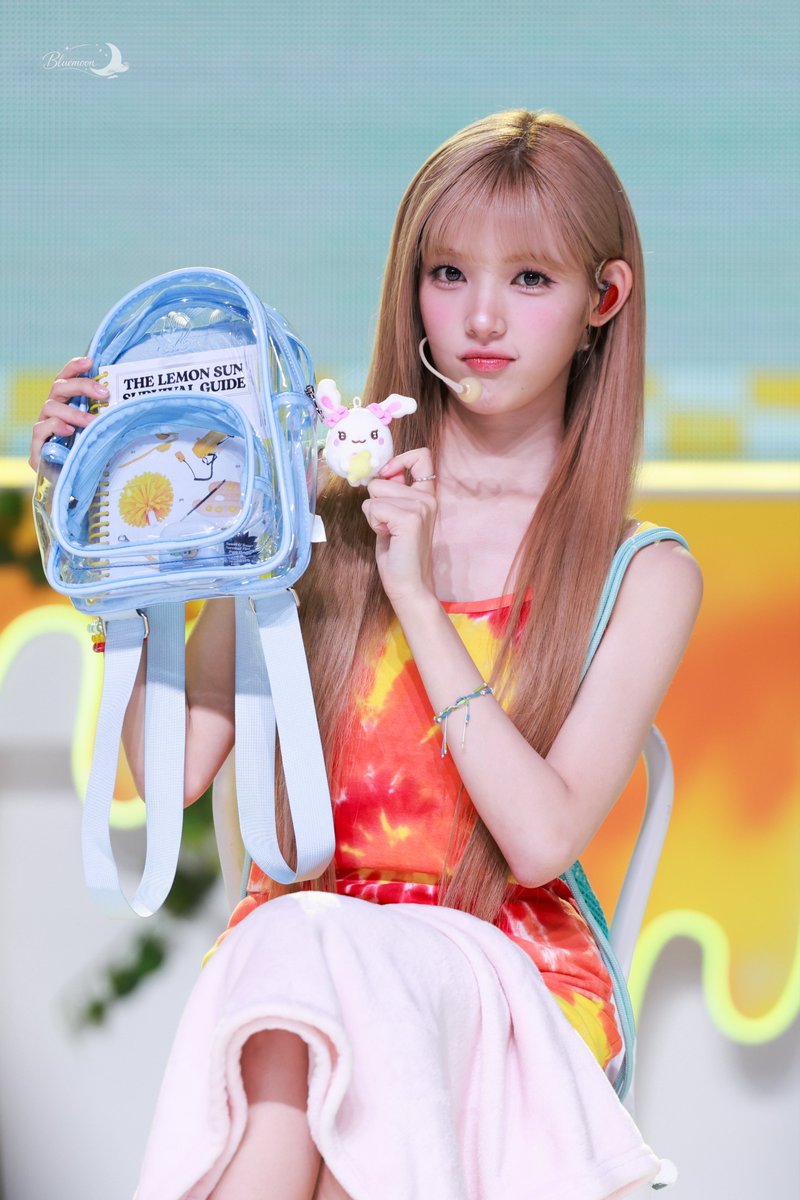 Bluemoon_S2U's tweet photo. 260622 showcase

#유하 #YUHA 
#Hearts2Hearts #하츠투하츠 https://t.co/aIBw3CJV5U
