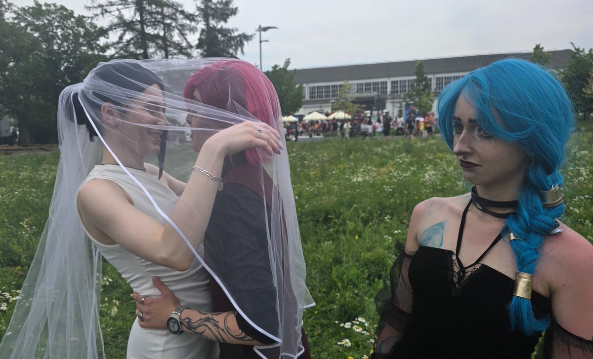 Maiiaren's tweet photo. POV: You're the third wheel💔

Vi: red.enforcer on IG
Cait: blue.enforcer on IG 
Jinx: me 

#caitvi #jinx #arcane https://t.co/84wL9h8QSv