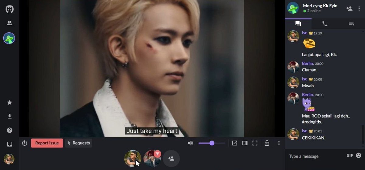 Sunblieached's tweet photo. Live reaction bersama Kk Eyin mendengarkan dan menonton MV Ride or Die juga Overflow. https://t.co/00BBMB68ku