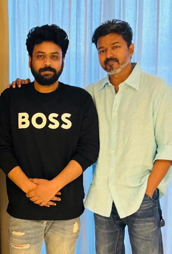 mynameisraahul's tweet photo. A very Happy Birthday to our Honorable CM C. Joseph Vijay anna🌟

From entertaining millions on the big screen to the new path you’ve chosen, your hard work and the grace with which you carry yourself continue to inspire. The entire Romeo Pictures family wishes you good health, happiness and a fantastic year ahead! 🤍

#HBDCMJosephVijay #ThalapathyVijay #RomeoPictures