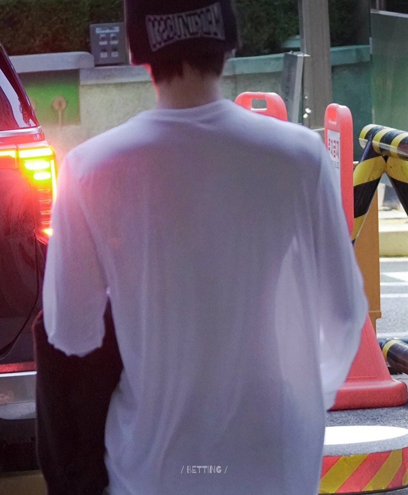 myungfourz's tweet photo. okay giant mountain https://t.co/VRcDHY5zeb
