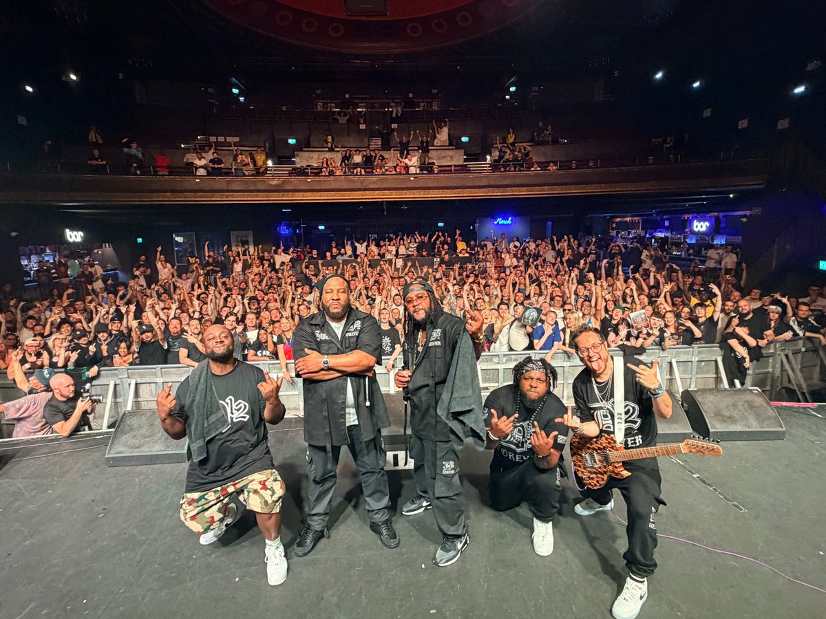 MrJakeBass's tweet photo. UK!!!

What a legendary tour!!!

Thank you for everything… Can’t wait to come back!!!

@D12 

📸 by @dcexposure 

#D12 #UK #Tour #D12Forever #BassmentSounds https://t.co/N7M89hWBaH