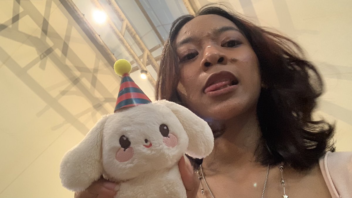yecthangie's tweet photo. yesterdayy was soOoo funn 😆😆 mongie bilang katanya mau ketemu temen temen lagii
thank you for the event kaa @jayurobge 😻⭐️ https://t.co/z73PlRLDLy