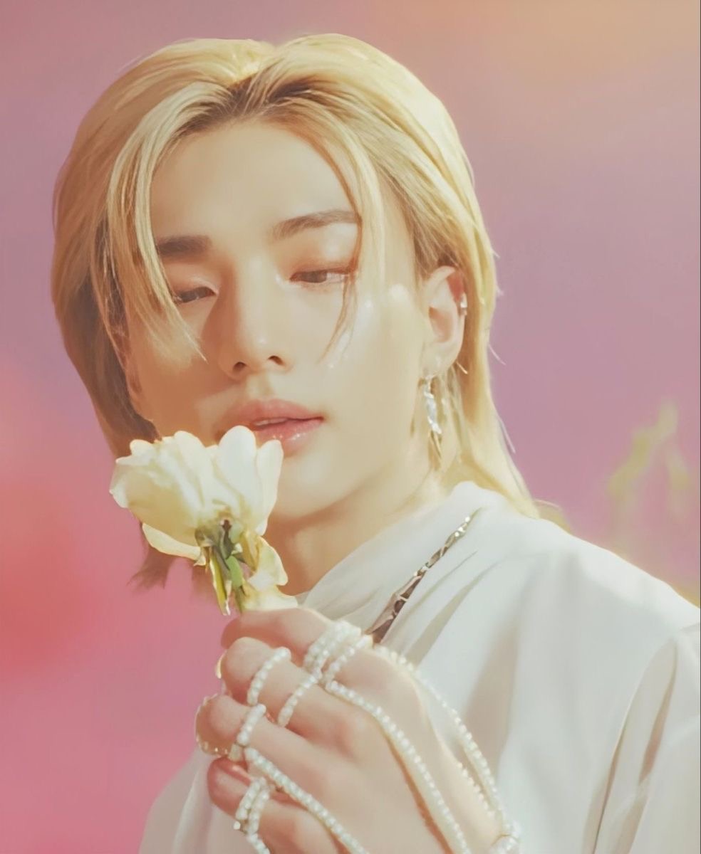 leem0ng's tweet photo. Aetérnum | mini mini au #hyunho 

Dos dioses condenados por amarse son separados por la eternidad. Para reencontrarse, deberán desafiar el destino y luchar por un amor capaz de cambiar el cosmos. https://t.co/dUy1TqZ0rJ