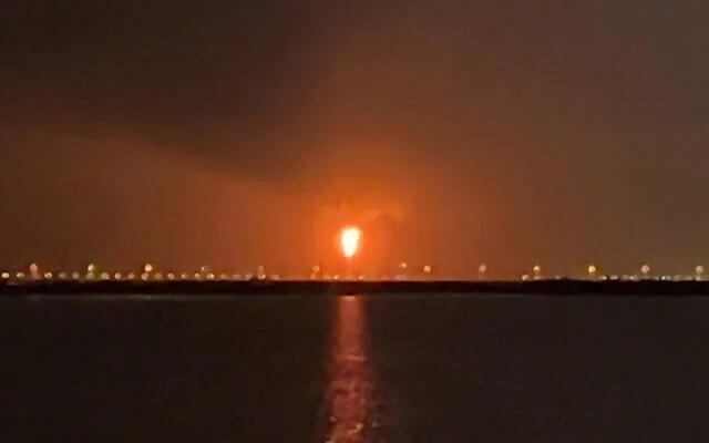 IranNewsHub's tweet photo. 2/
* IRGC Deputy, Javani: Radicals misinterpret Slain Leader's "Never Negotiate" order
* 3 Israelis killed in small plane crash in Maryland, US
* Massive fire in Lineage Logistics in California
* Explosion at Qatar gas export terminal, more than 70 injured or missing https://t.co/WL3OYPE42n