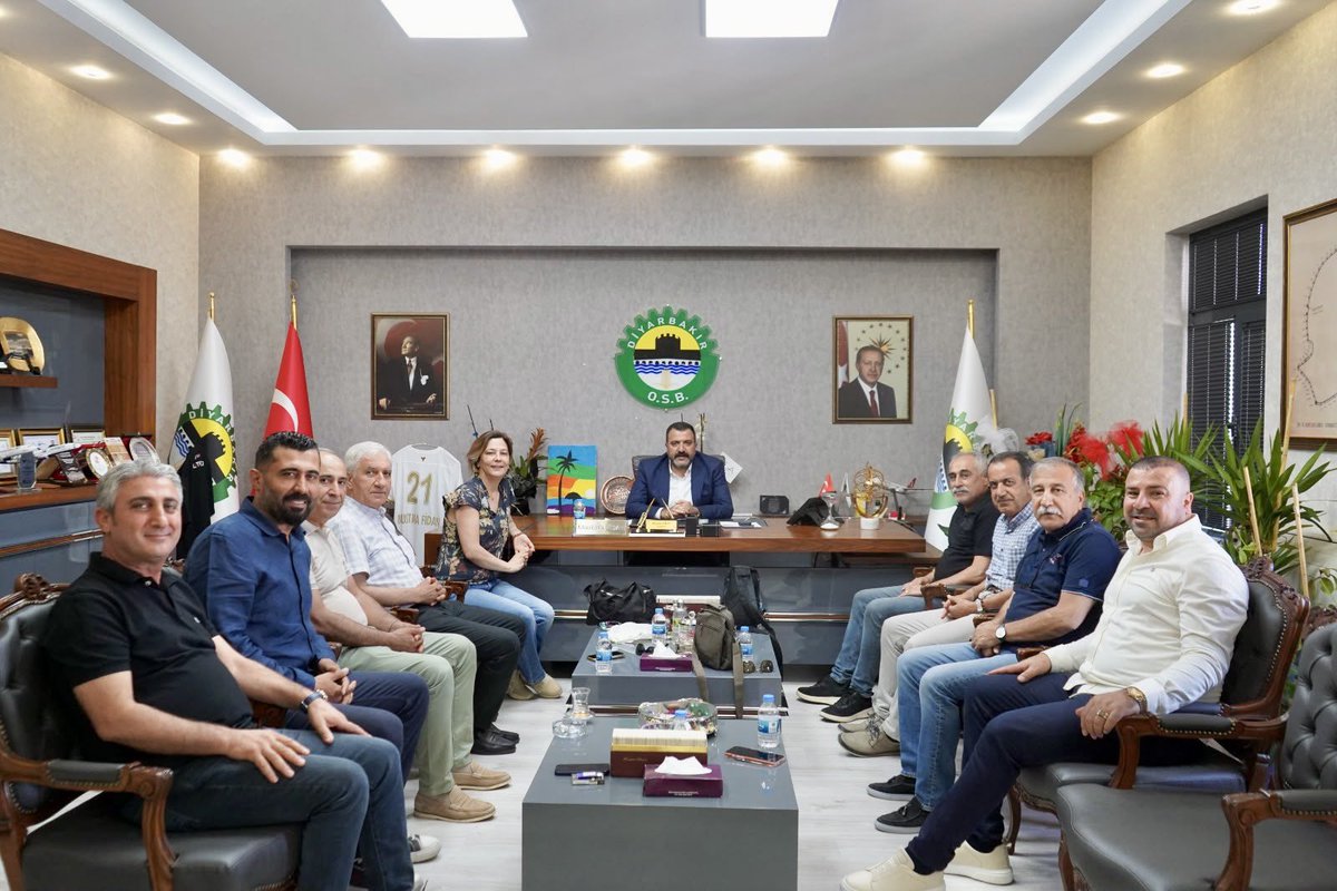 DiyarOSB's tweet photo. DTSO Meclis Üyesi Güney Mehmetoğlu, Diyarbakır Telefoncu ve İş İnsanları Derneği Başkanı Mehmet Hanifi Koçeroğlu ile Silvanlılar Derneği Başkanı Cemal Doğrul, Organize Sanayi Bölgesi Yönetim Kurulu Başkanımız Mustafa Fidan ve Yönetim Kurulu Üyemiz Kamuran Azizoğlu’na hayırlı olsun ziyaretinde bulundular. Nazik ziyaretlerinden ötürü kendilerine teşekkür ederiz.