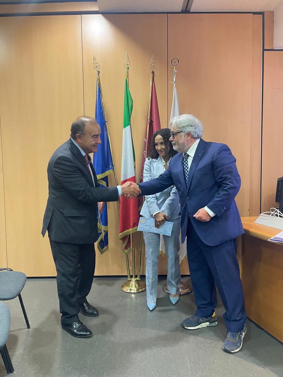 rotary2080's tweet photo. Alla Dott.ssa Maria Evelina Monti e’ stato oggi assegnato il Premio Omero Ranelletti 2025/26 presso il Dipartimento di Scienze Odontostomatologiche e Maxillo Facciali della Sapienza di Roma https://t.co/LYwBtYYpAy