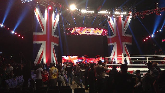 laytonjennings5's tweet photo. Remember when WWE actually tried for the UK shows  🤷🏼‍♂️ #WWERaw https://t.co/cSTFQM9JZL