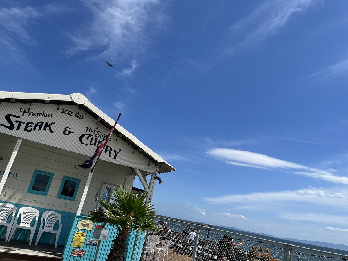 Rika03845722's tweet photo. 昨日は父の日でお出かけ。

ディレイをちょっとだけ海で見れました🌊

青い空と青い海がよく似合うキムソクジン✨

#bts_ari̇rang_busan https://t.co/1adAEz1Lli