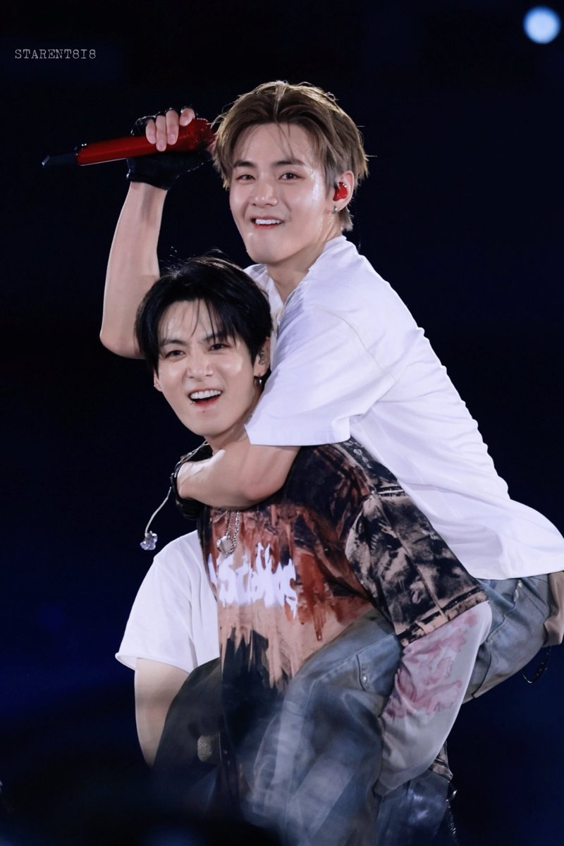 kthjjg's tweet photo. i’m still mindblown by how they made the same facial expressions despite not being able to see each other’s faces 🙂‍↕️ soul twins behaviour https://t.co/4kC52I294l