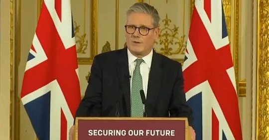 moeruasia01's tweet photo. 【速報】イギリス・スターマー首相が辞任意向を表明

※2024年7月5日から首相に就任
https://t.co/k5RIFX3CYu https://t.co/2T0ccnCvC0
