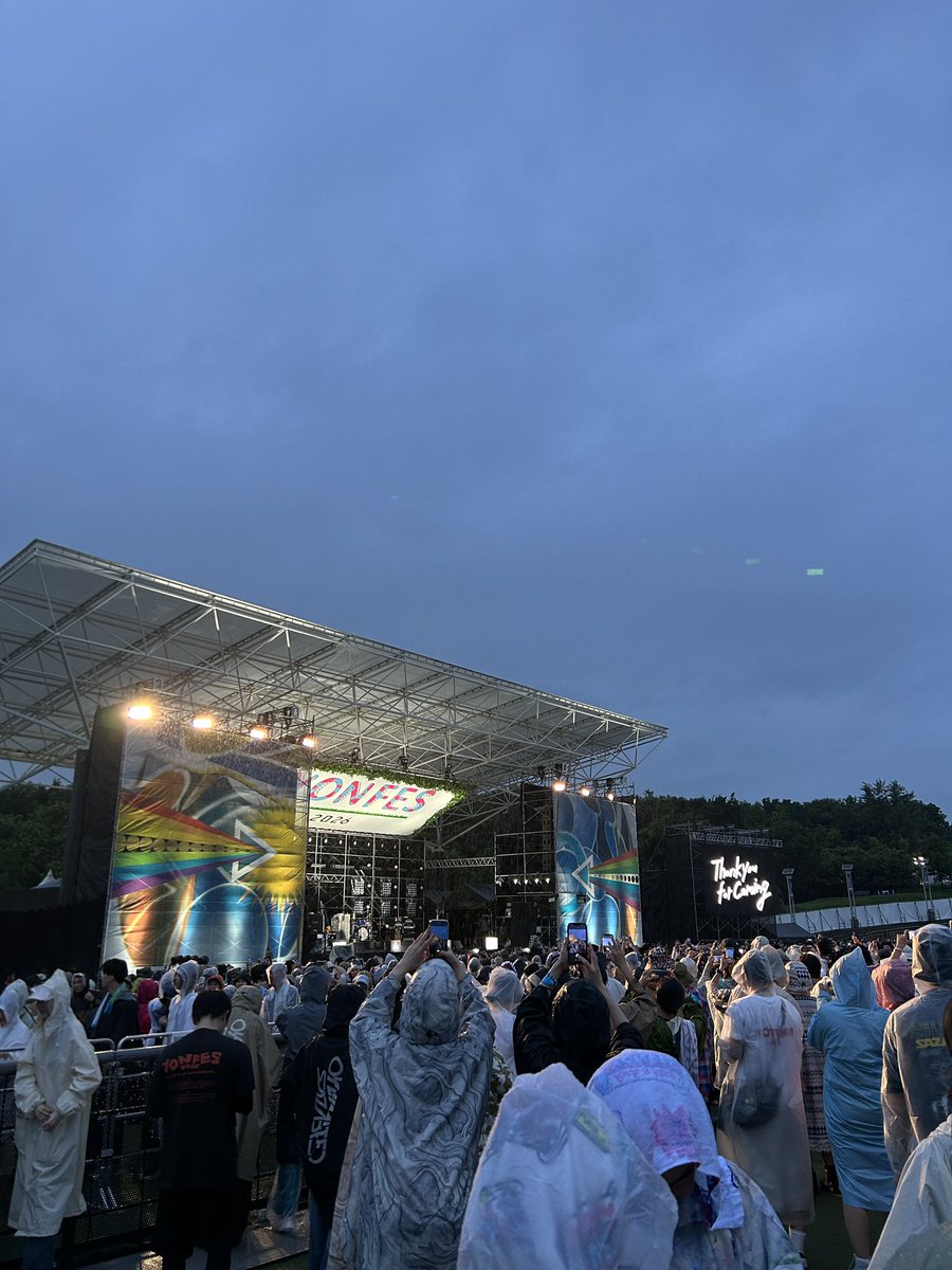wnm_o4's tweet photo. YONFES DAY1！
雨やったけど、見たいバンド多くてフェス行った感あって楽しかった！
フォーリミは、Horizonの入りが違って今年のアルバムで再録されるんかなぁって思ったり
曲振り多めで本編最後Feelで泣きそうになったしあわせ！ https://t.co/gpONObsZTG