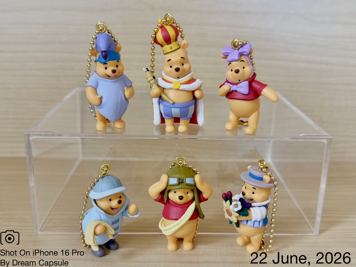 dreamcapsuleCEO's tweet photo. 🌟新入荷ガチャ商品プレゼントCP🌟

色々なコスチュームを着たプーさんが登場🌼
「Winnie the Pooh コスチュームフィギュアマスコット」

フォロー&amp;RP(RT)していただいた方の中から抽選で2名様に全6種セットをプレゼント🎁
ドリカプへの入荷日とキャンペーン詳細は↓

#ドリームカプセル #ガチャ専門店 https://t.co/Baviq4IwOt