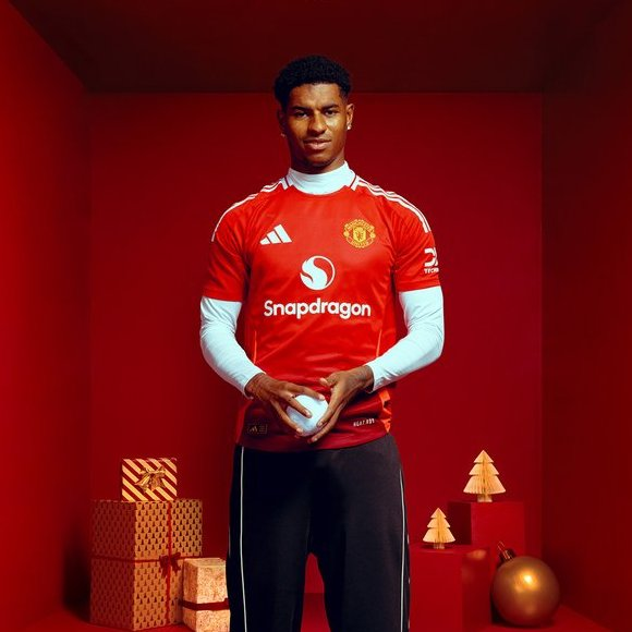 UtdDistrict's tweet photo. 🚨 | Marcus Rashford’s preference would be to move abroad again or return to #mufc and RESURECT his boyhood dreams – joining another #PL side is NOT on his radar.

However, United's preference of selling to save on his wages will force him to reconsider his stance.

[@PeteHall86] https://t.co/i4gihSdZan