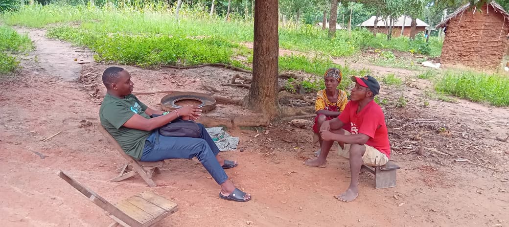 GWC_Kenya's tweet photo. On June 18, we visited Kadzo, a coconut broker in Gandini, Kilifi. She shared insights on seasonal price trends and market-based pricing. We also explored support for young mothers’ groups and considered Gandini Primary School for future community learning initiatives. https://t.co/ZcnVFEOaRD