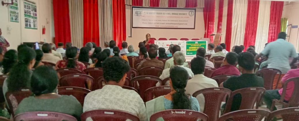 IcarBss's tweet photo. ICAR–KVK, Idukki conducted the Khet Bachao Abhiyan awareness campaign in KVK and Upputhura Villages, Dr Sudhakar S SMS Plant Protection, Ms Manju Jincy Varghese, SMS Soil Science and Dr Geethu M SMS Horticlture. #KhetBachaoAbhiyan #ICAR #BalancedFertiliserUse #संतुलितउर्वरकउपयोग https://t.co/xZdbSfVYLg