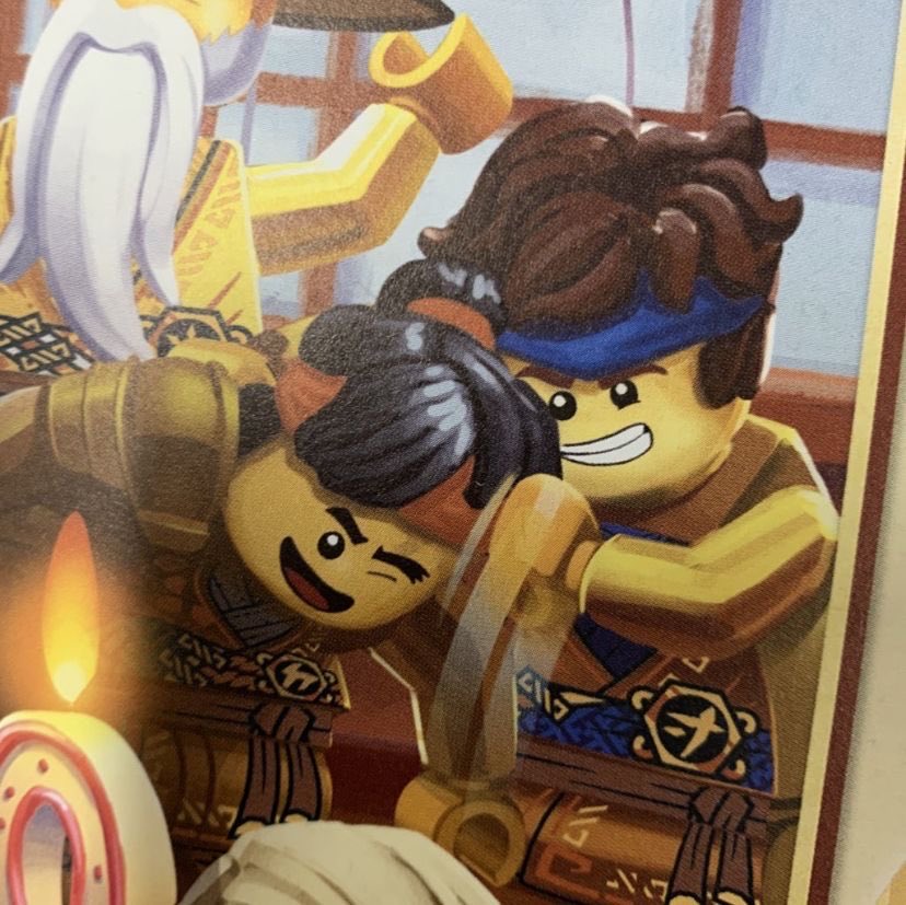 BUCKETOFCOLE's tweet photo. the 1st instinct of a best friend is ruining your hair at all times https://t.co/2564MPnUF9